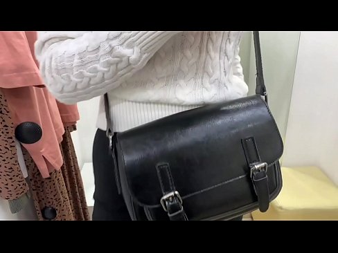 ❤️ Публичная мастурбация молоденькой сучки ФералБерри с дилдо в примерочной ❤️ Порно видео на сайте videolucrativo.top ❤